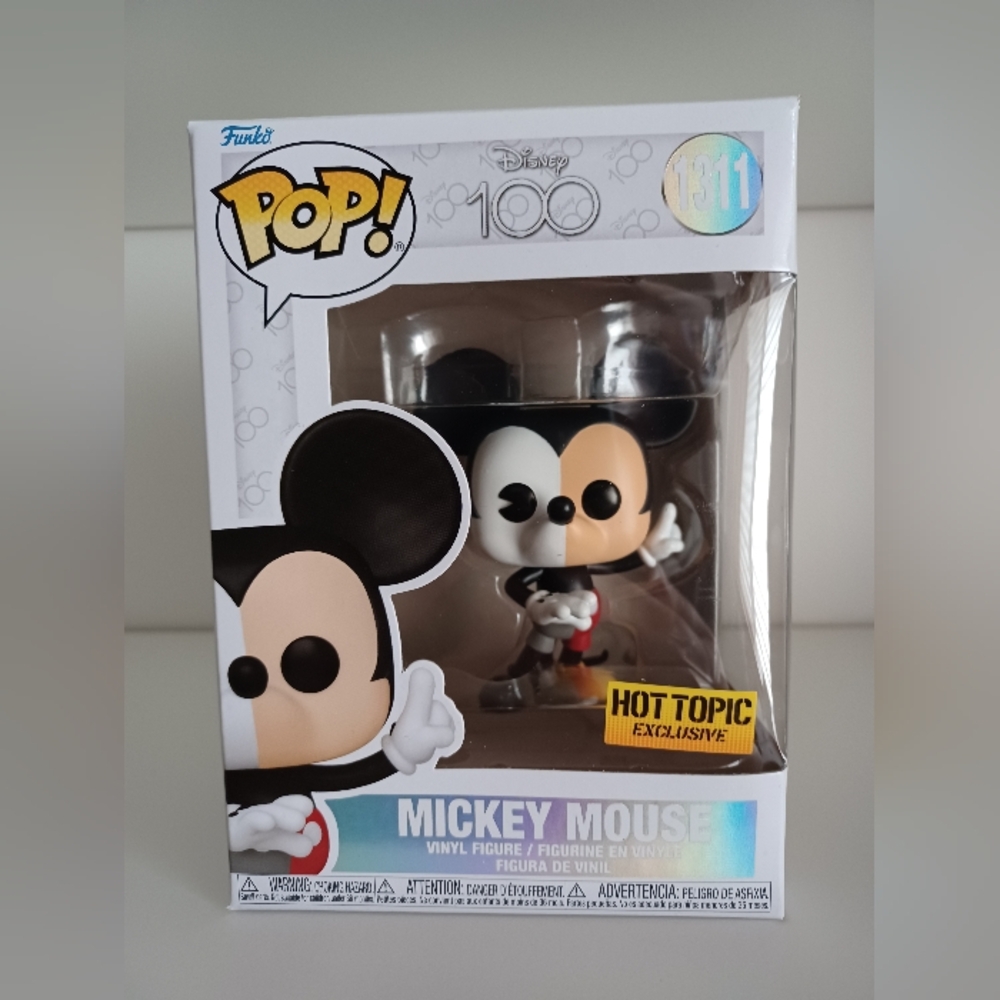 Disney Mickey Mouse 1311 Disney 100 Hot Topic Exclusive Vinyl Figure Funko Pop